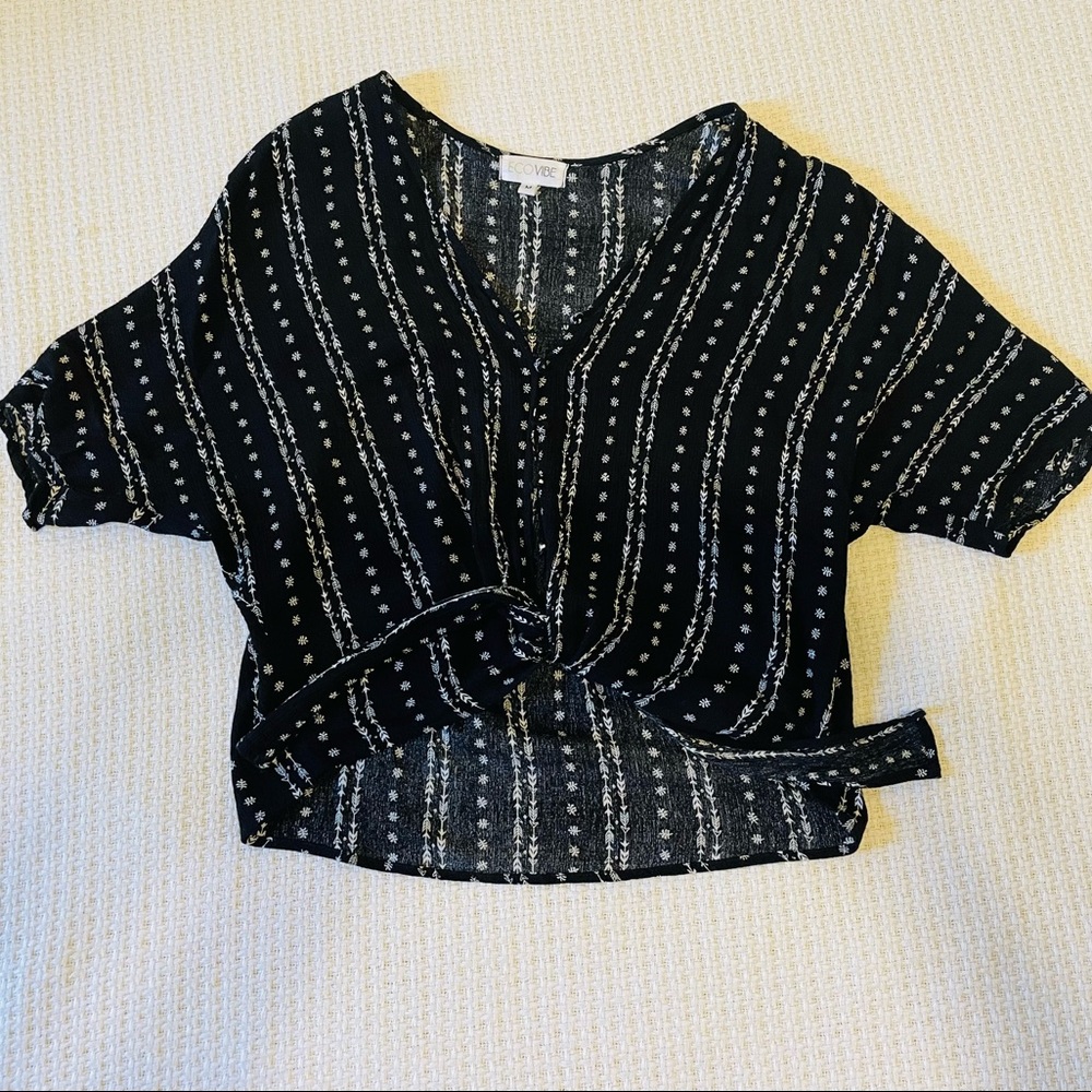 Ecovibe 3/4 length sleeve tie front top in floral pattern